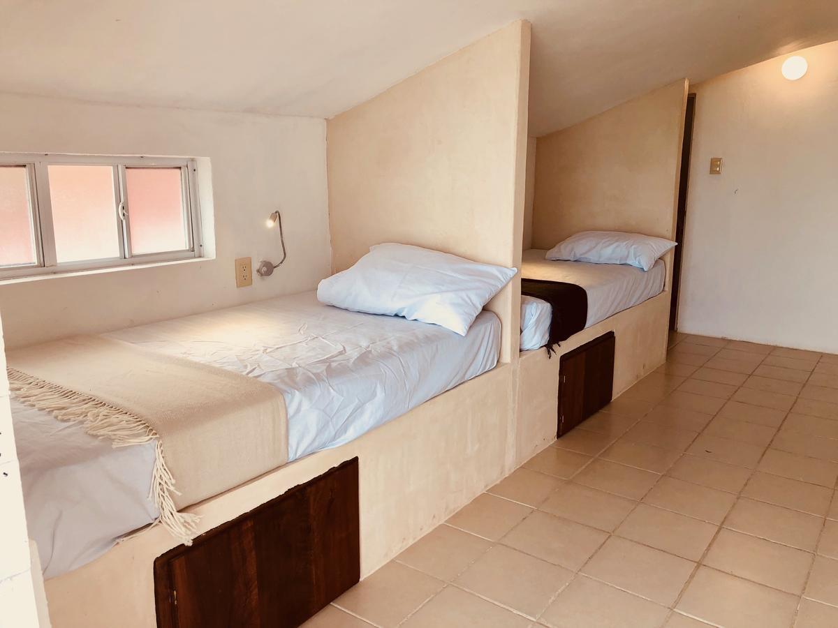 Quadruple Single Bed Room With Lake View,633439485:JPEG