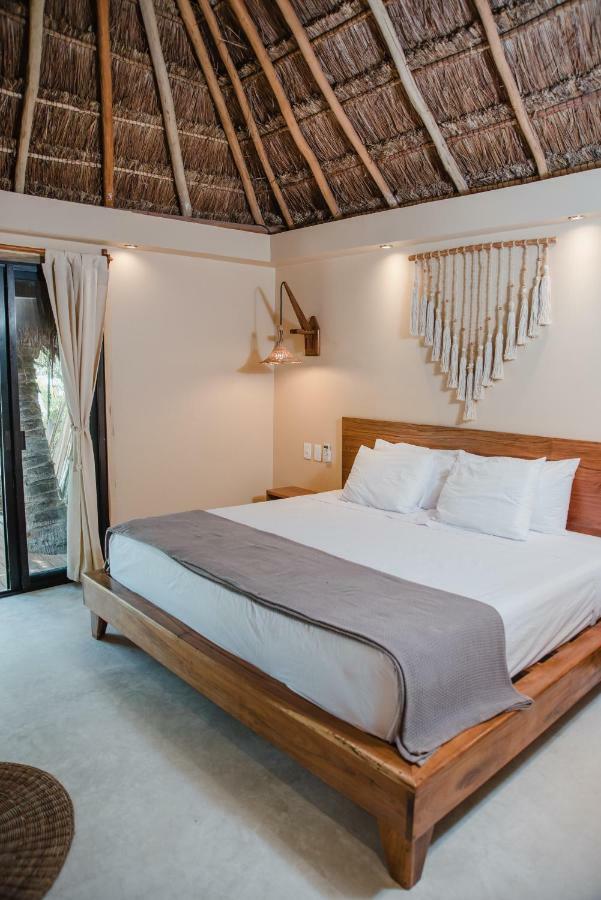 Superior Bungalow with Lake View